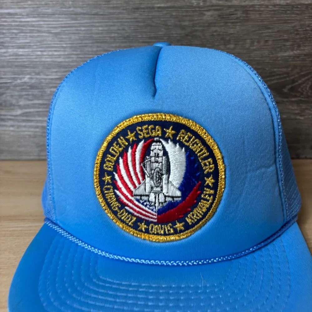 outdoor cap Company good used